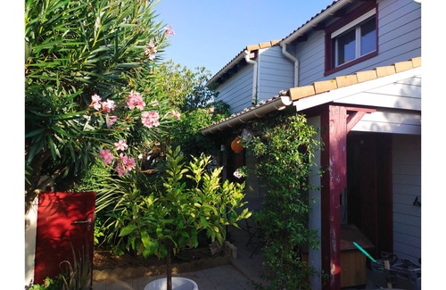 Perols House | , Coquette villa 5kms from the sea, 300m from the sports course near the ponds