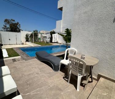 La Soukra House | Coquette villa avec piscine
