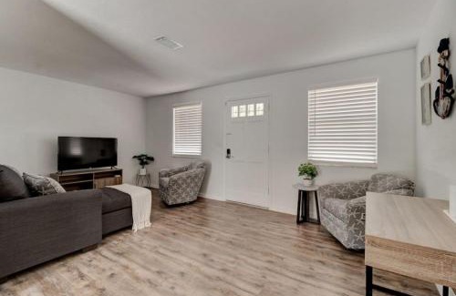 South Daytona House | Coquina Cabana with fenced yard and adorable decor