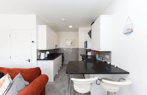 Cliftonville Apartment | Coral - 2 bedroom ground floor apartment near Margate beach