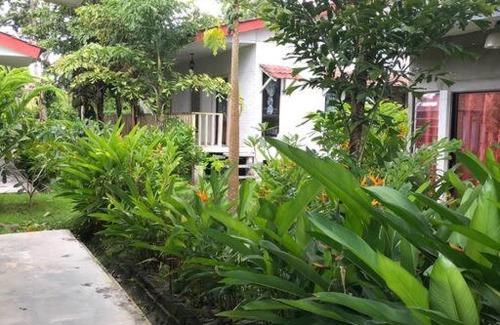 Chenarong Dalam House | Coral 3A Three Bedroom House with Kitchenette