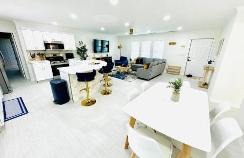 Pelican House | Coral Breeze - Remodeled Pool Game room for 8!