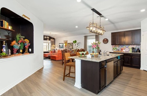 Southside House | Coral Casa-Near Lackland BMT Family TexMex Charm