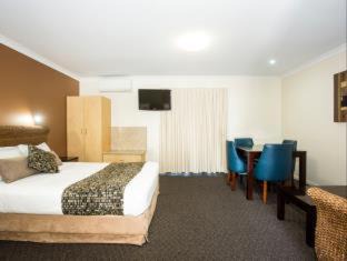 West Mackay Hotel | Coral Cay Resort