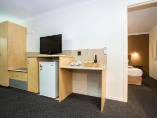 West Mackay Hotel | Coral Cay Resort