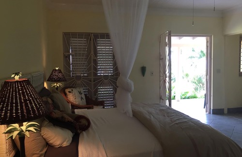 Highgate Bed & Breakfast | Coral Hill B & B - Royal Palm Suite