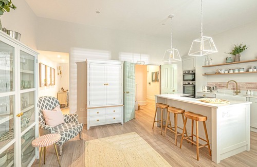 Bournemouth City Centre Cottage | Coral House - Luxury Cottages