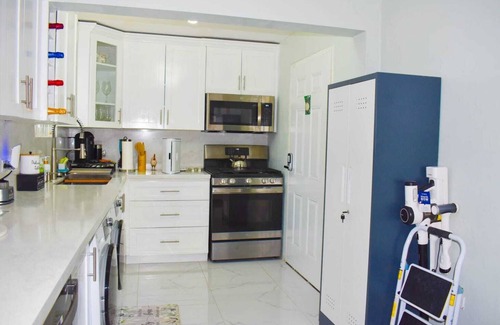 Silver Sands House | Coral House: Private Pool - Relax in Style - Island Comfort Awaits!