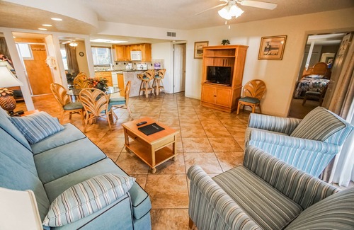 St. Pete Beach Apartment | Coral Reef Beach Resort