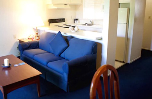 East End Apartment | Coral Reef Inn & Suites
