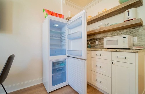 Palm Beach - West Palm Beach Condo | Coral Reef King Retro King Suite - Palm Beach Island near Beach