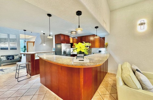West Bay Villa | Coral Sand 10, Condos #1 & 5 @ West Bay Beach