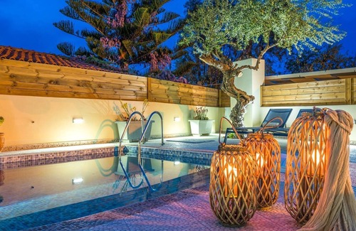 Neromilos Villa | CORAL VILLA with private pool at 100 m from the sea