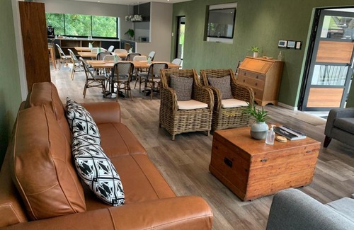 Nahoon Bed & Breakfast | Coral Wood Self Catering Suites and B&B