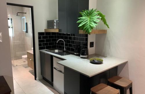 Nahoon Bed & Breakfast | Coral Wood Self Catering Suites and B&B