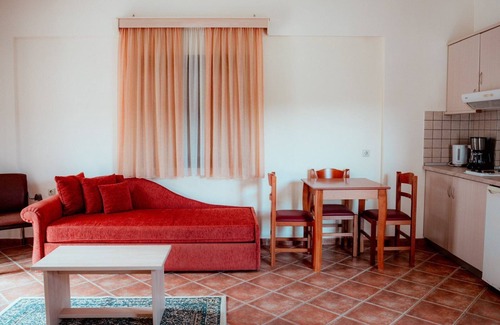 Perdika Apartment | Coralli Hotel