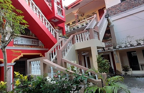 Boracay Island Apartment | CORALYN'S PLACE FAMILY of 6 with private toilet and kitchenette