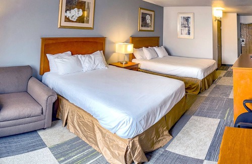 Fairfield Hotel | Coratel Inn by Jasper Iowa Fairfield - Deluxe 2 Queen Bed Non Smoking