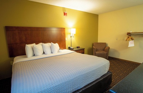 River Falls Hotel | Coratel Inn & Suites By Jasper River Falls