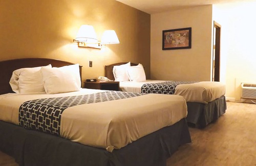 McCook House | Coratel Inn & Suites By Jasper McCook - Standard 2 Queen Bed NS