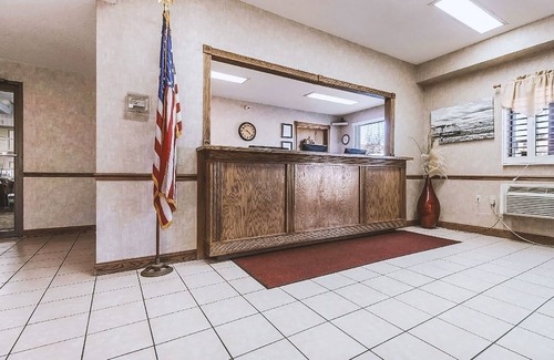 McCook House | Coratel Inn & Suites By Jasper McCook - Standard 2 Queen Bed NS