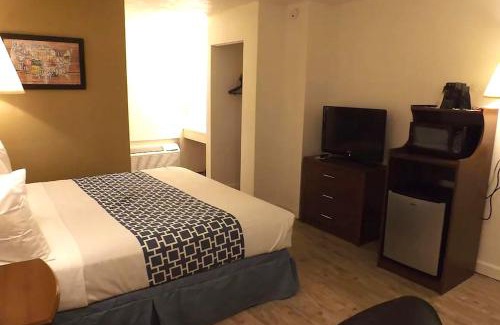 McCook Hotel | Coratel Inn & Suites by Jasper McCook