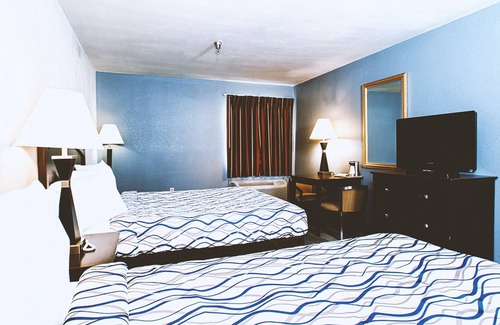 Park City House | Coratel Inn & Suites by Jasper Park City - Wichita North - EQBNS
