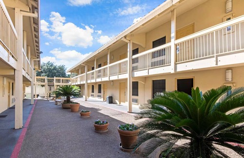 North San Antonio - SAT Hotel | Coratel Inn & Suites by Jasper Wonderland Comfort 2 Double Bed NS