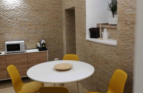 Borgo Vecchio House | CORBHOUSE - ENTIRE HOUSE WITH SEPARATE ENTRANCE