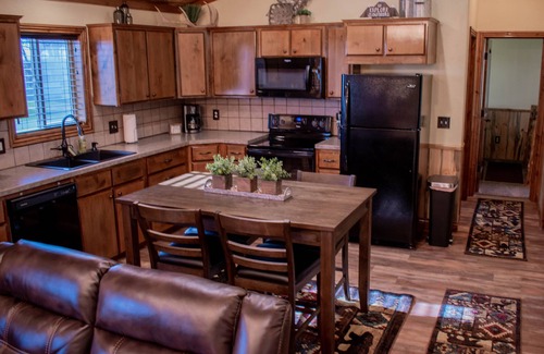 Ashton Cabin | Cordingley's Cozy Cabin in Ashton