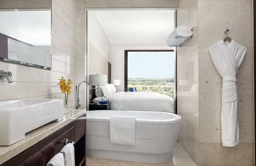 Beijing Hotel | Cordis, Beijing Capital Airport by Langham Hospitality Group