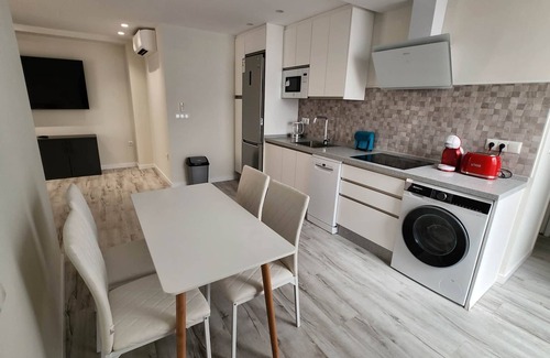 La Trinidad-San Juan y Todos los Santos Apartment | Cordovan Illustrious Suites