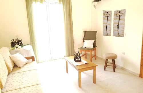 Agios Georgios Pagon Apartment | Corfu Escape Two (1-2 min walk to beach)