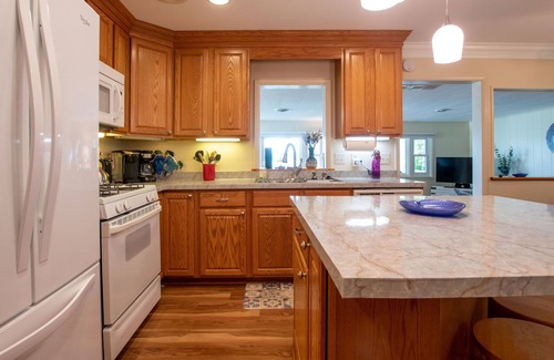 Seneca Falls House | Cork's Landing: A Cayuga Lake Wine Trail Home