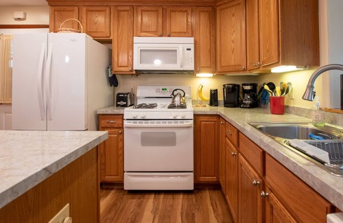 Seneca Falls House | Cork's Landing: A Cayuga Lake Wine Trail Home
