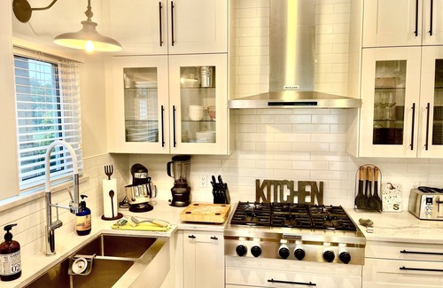 West Side House | Corkscrew Willow Estate - 2010 Olympics-Award Winning Home