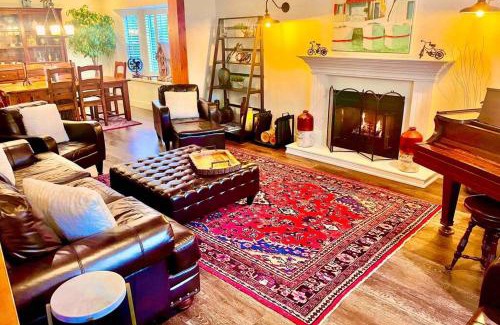 Arbutus Ridge House | Corkscrew Willow Estate