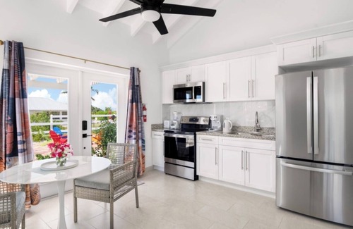 Cockburn Town House | CorkTree Villa: 1 BDR