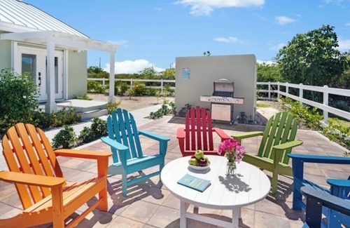 Cockburn Town House | CorkTree Villa: 1 BDR