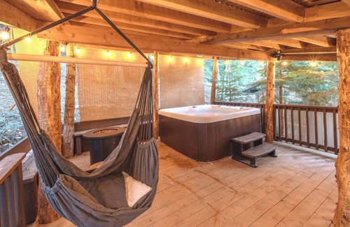 Sugar Pine Cabin | Corlieu Falls Cabin in Sugar Pine with Gazebo, Hot tub, fire-pit and front porch bar top