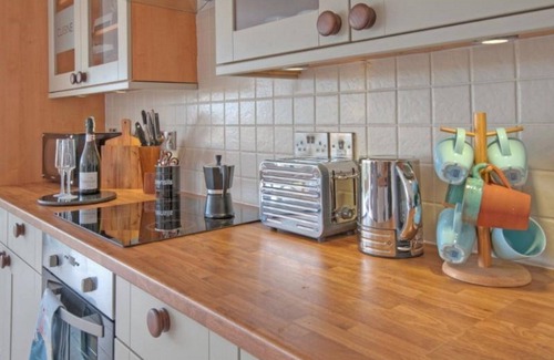 Eyemouth House | Cormorant Cottage . With Sea View Glass Balcony. Sleeps 7