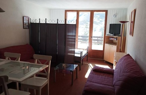 Gouaux-de-Larboust Apartment | Corneille 71