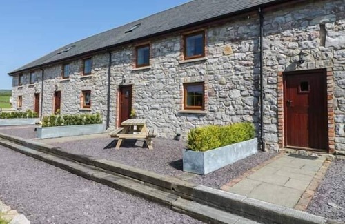 Rhyd-y-foel Cottage | CORNEL CLYD, family friendly, character holiday cottage in Abergele