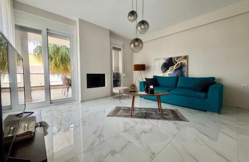 Paralia Ofryniou Apartment | Cornelia Lux Suites