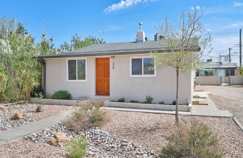 University Heights House | Cornell Canvas Suite, Near Nob Hill, UNM Hospital, and Downtown