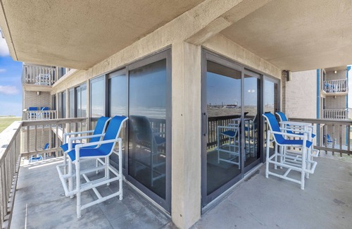 Corpus Christi Condo | Corner Beachfront Condo: Stunning 270° Views. Can't Get Any Closer to the Beach.