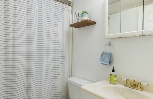 Revere Apartment | Corner Cottage - cozy studio just north of Boston