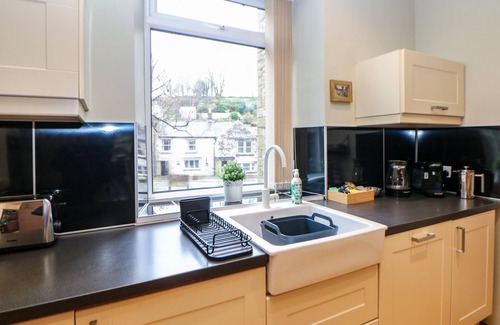 Tideswell Cottage | Corner Cottage