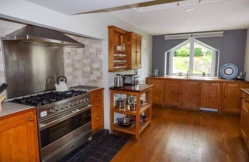 Reynoldston Cottage | CORNER COTTAGE, pet friendly, with a garden in Reynoldston