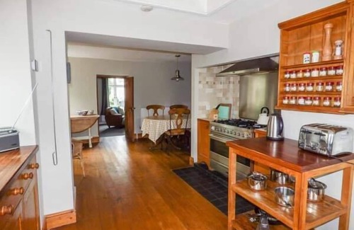 Reynoldston Cottage | CORNER COTTAGE, pet friendly, with a garden in Reynoldston